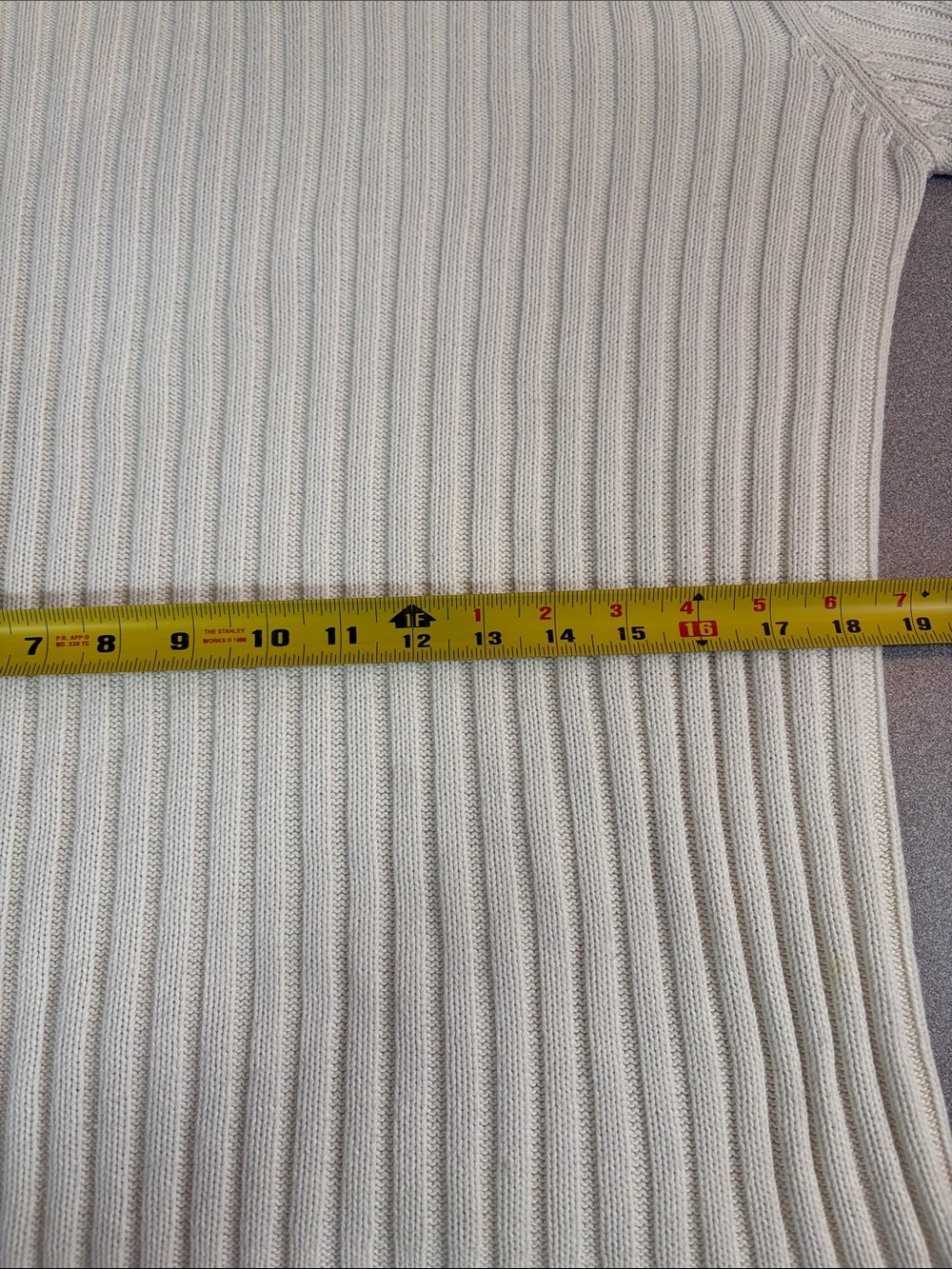 Roots Men's Off-White Ribbed V-Neck Sweater - Picture 5 of 9